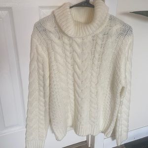 White chunky turtleneck sweater size S